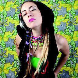 Cantante,Percusionista,Dj