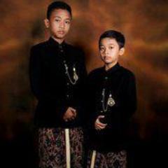 KEEP CALM And KEEP WOLES
          SMP N 2 Pemalang, 17 juni 99 ,GEMINI