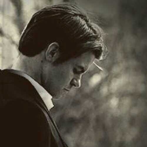 Hey I am elijah mikaelson I am sweet and kind till u piss me of taken RP 18+