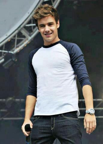 ZAS!! en toda la boca! estas leyendo esto| XIII.| nací para ser feliz,  no para complacer a nadie. mi sueňo es conocerles/ DIRECTIONER
