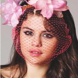 Eu fui a ganhadora do concurso miss mystic Bonnie