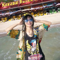 ทุกคนมีความคิดเหมือนกันทุกคน แต่มันแตกต่างกันที่ว่า .. ความคิดของแต่ละคนนั้นจะคิดใช้ในแบบใด ?? ถ้าคิดดีก้อทำไปเถอะ ถ้าคิดไม่ดีก้อหยุดซะ!!  #ไอ้ยิ้ม
