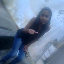 leeh é uma menina muito intrivel