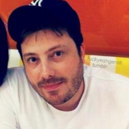 Fã do humorista, escritor, cartunista, repórter, empresário e apresentador @DaniloGentili que desde 1979 estraga tudo e decepciona pessoas. Danilo G. s2. mg.