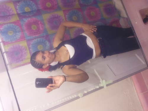 love my boo, and missin my big boi, my quote to my life is take everythin as it comes, and don't take things for granted!!! I'm a down to earth type of chick.