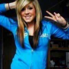 Name: Glo, Age: 16, Likes:Candy,Plattypat,Asking Alexandria,BMTH,Lights,Paramore,Scene,Nico Vega,DUBSTEP....I Promote pages on Facebook !!!!! so add me up ;)