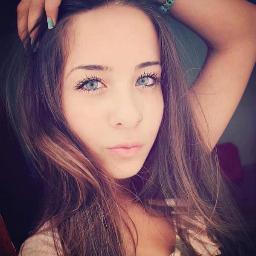 Simpática , modelo, ama musicas , sou inteligente , estudiosa e odeio mentiras ! - Friendly, model, love songs, I'm smart, studious and hate lies!