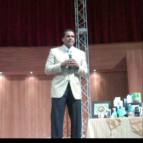 SinExcusas1's profile picture. Nos dedicamos a crear equipos de liderazgo desarrollando el negocio de mercadeo de redes, apoyados por la corporación más sólida del mercado, Amway Global