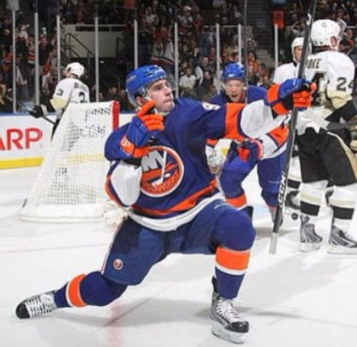 John fucking Tavares! Follow me for hockey tweets and beauty chirps