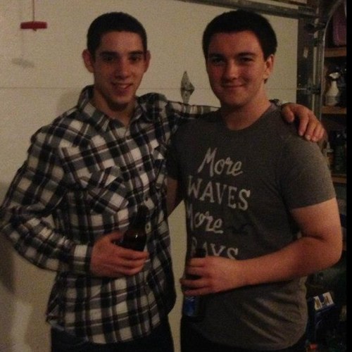 Jonny_Brothers's profile picture. I wear long sleeve shirts under short sleeve shirts under long sleeve shirts                                                           IG: jonnybrothers