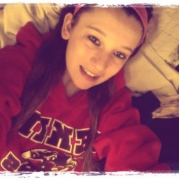 Im 13 im 5'0 I've been short all my life I'm a daddies girl always have been always will be if you follow me I follow back. :)