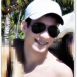 A vida esconde nos lugares mais simples sua grande beleza que revela qual o significado de porque persistimos em continuar vivendo. 

(Pablo Neruda)