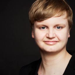 Queer activist in Sachsen. Loves Film, Orgakram, Genderzeux und Literatur. Auf der Suche nach Trash, Wahrheit und dem Guten.