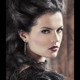 Broken_Time_'s profile picture. Time was my power, time was my fall. I was a noble queen, but then I lost it all... #OC Literate within reason