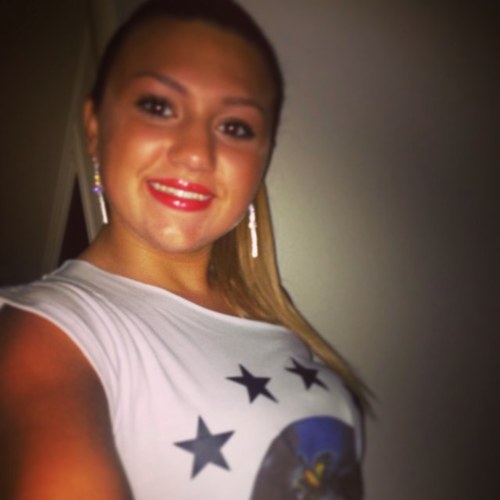 Instagram: keelyschneiderx