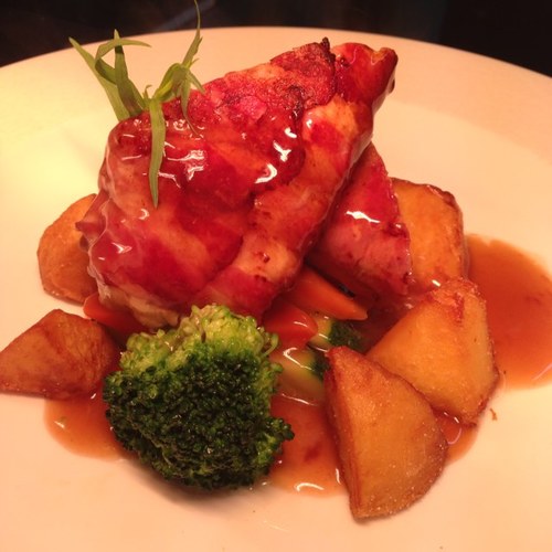 Square's dinning experience, is a journey through Italian regional flavors, using only the finest ingredients