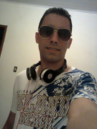 Me siga que seguirei você. Sou Tim Beta, preciso de seguidores e retwettadas