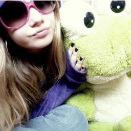 A saudade é bonita só na poesia..
Siga-me que irá se identificar com minhas frases *--*     
(@ClubeDeFollower) (@ClubeFollowBack)