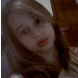 Quer uma garota perfeita?
 Compre uma Barbie...Articulada,manipulada,linda e não pensa.
 Essa certamente não sou e não serei eu.Por que eu tenho defeitos,pers