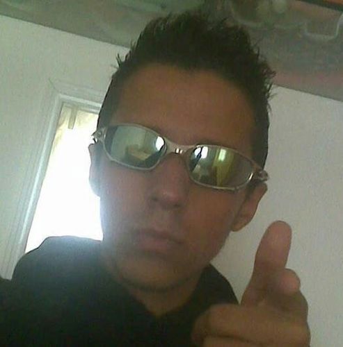 :Mc Guiih Q)v($ add no face ae http://t.co/HM9qYzKx6f