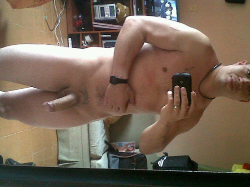 Hola quiero conoser amigas x este. Medio,y q sean descomplicadas para relacion seria con este angel o novia q sea como yo losoy