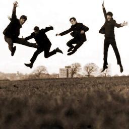 SomosBeatles's profile picture. Un punto de encuentro con BeatleTweets q los llevarán a las profundidades en un Yellow Submarine y luego los elevarán hasta ver a Lucy In The Sky With Diamonds.
