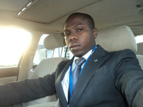 A die hard Manchester United fan! Crazy about the game of football, love reading good novels, love life, Taurus.