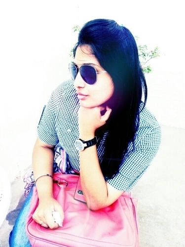 Shopaholic,Tech Geek,Trained Singer,Crazy about Gadgets,Pet Lover,Aspire to land on Moon some day;)