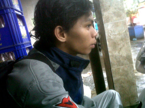 my name is Matryan Mauludin Putra 
and I muslim
and I don't screm word