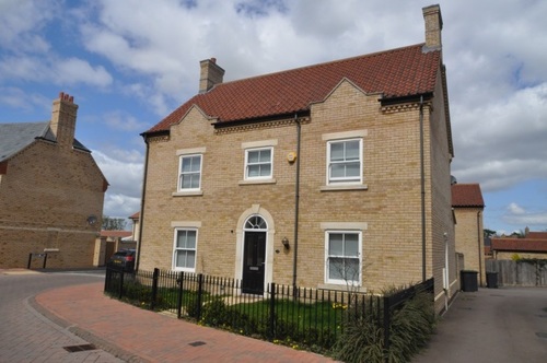 4beddetached's profile picture. Loving 4 bed house in Stotfold WLTM new family to carry on filling me with laughs/clutter/good times. I love cats,kids,football, & snowmen in my garden.