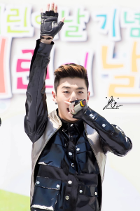[H] v @intelRPs YEAH YOU CAN CALL ME CRAZY. Jihyun ♥ everythings  dont touch her
