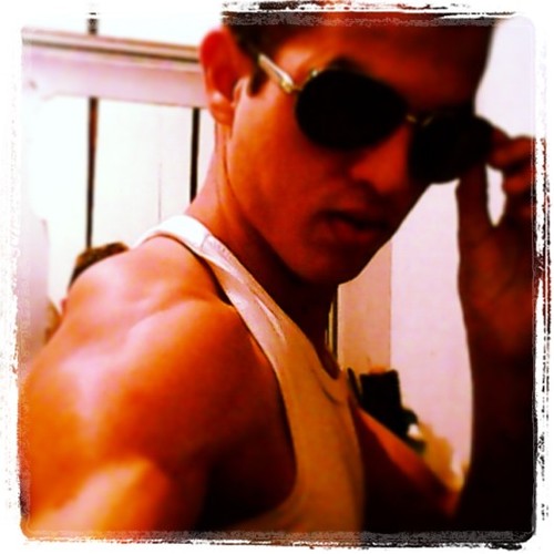 everton_kreimer's profile picture. Não me importo que me olhem dos pes a cabeça, pois sei que nunca chegaram aos eus pés e nunca teram a minha cabeça