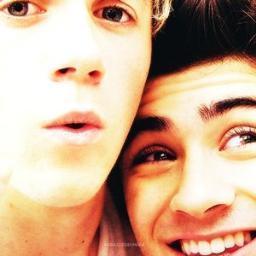 Supporting the 5 most perfect boys.