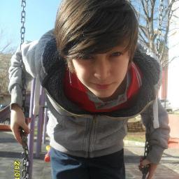 FAcebook Lİnk. http://t.co/RuLXLglHfL 
Ask.fm Link http://t.co/e6u8GCtfzO 15 Yaşındayım Boylieber boydirectionerim :) Fotom Arka planda var .