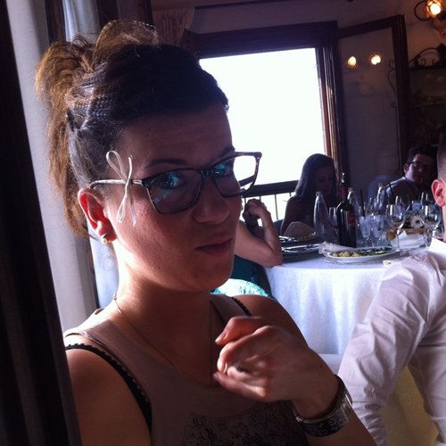 I'm Giulia, a girl with a Communication Sciences 3-year degree and I've got a lot of dreams, first of all I'd like to work on Marketing