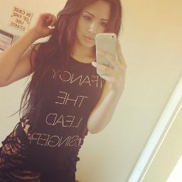Please follow me @JASMINEVILLEGAS & JReam_Andrew love you!! :)