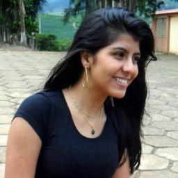 Sou a menina dos olhos de Deus.. 
Apaixonada por chocolate, por musica, por feijão, canecas,fotografias, pelo meu CAM! ♥
e pelo meu namorado @ItaloVolotao