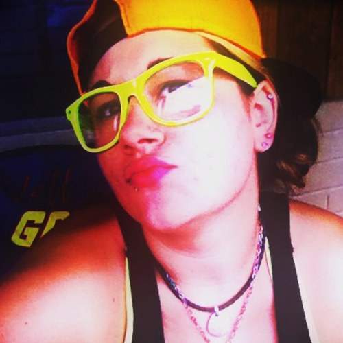 #teamlesbian | #teamsingle | #teamstoner *26* Born and Raised