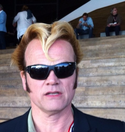 reinoutbus's profile picture. Leiden boer sport blowen hippie wereldverbeteraar acteur wereldverbeteraar boer lijden