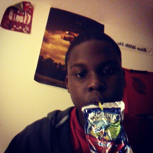 v7518v4c0's profile picture. http://t.co/27FGAeOZV0