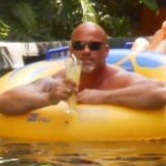 Born and raised in Syracuse, NY and now living in Fort Lauderdale, FL. Huge Cuse and Bills fan!