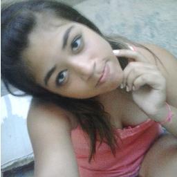 Mineira 15 aninhos *-*   amo pizza refrigerante cachorros *-*   curtto de tudo um pouco iintaun chega mais i conhece