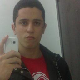Mineiro,22 anos
