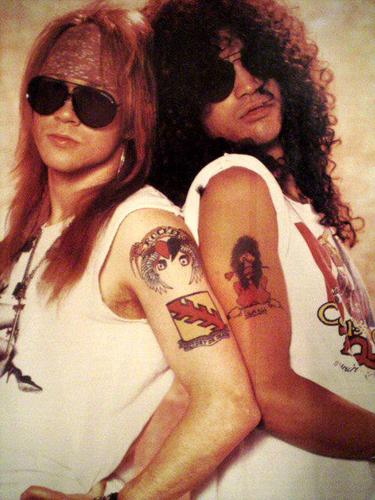 i m a big fan of guns n roses 3  and i love axl rose and if you like GNR follow me :)