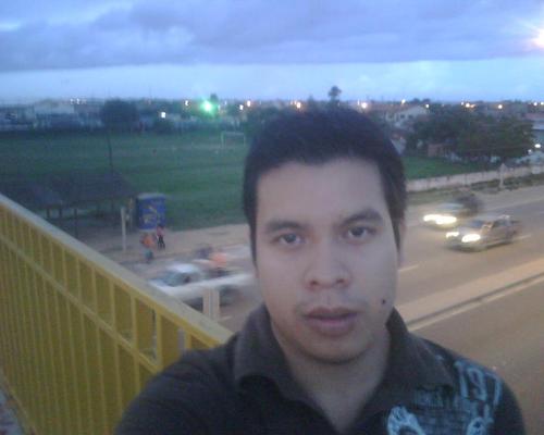 ALEGRE, DIVERTIDO, COMPROMETIDO CON LO QUE SE REQUIERA... ATENTO Y DISCRETO