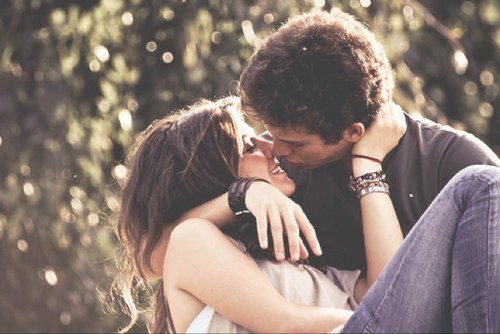 relatable tweets about being a teenager, love, being single, feelings.. ♡