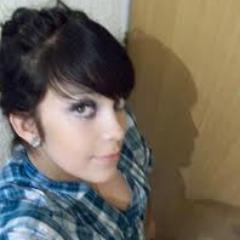 Adicta a los dulces y a las fresas :)

Hay siempre algo de locura en el amor; pero siempre hay algo de razón en la locura.