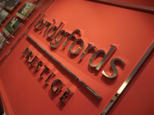 A BESPOKE SERVICE FOR PRESTIGE PROPERTIES. Innovative online and print marketing delivered by dedicated property specialists.
