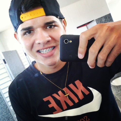 Apaixonado Torcedor do Paysandu  ♥ , Jogador de futebol aposentado e Marombeiro frustrado.