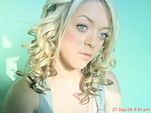 I have the most two beautifulist daughters in the world Frankie-Jean Taylor 17/05/09 and Ellie Rose Taylor  15/02/13 3